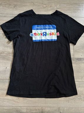 ToysRUs Kids Black Graphic Tee - "hello i am a #ToysRUsKid"